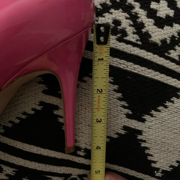 Manolo Blahnik pink pumps - Picture 6 of 6